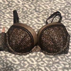 VICTORIA’S SECRET 36C very sexy push up bra NWT